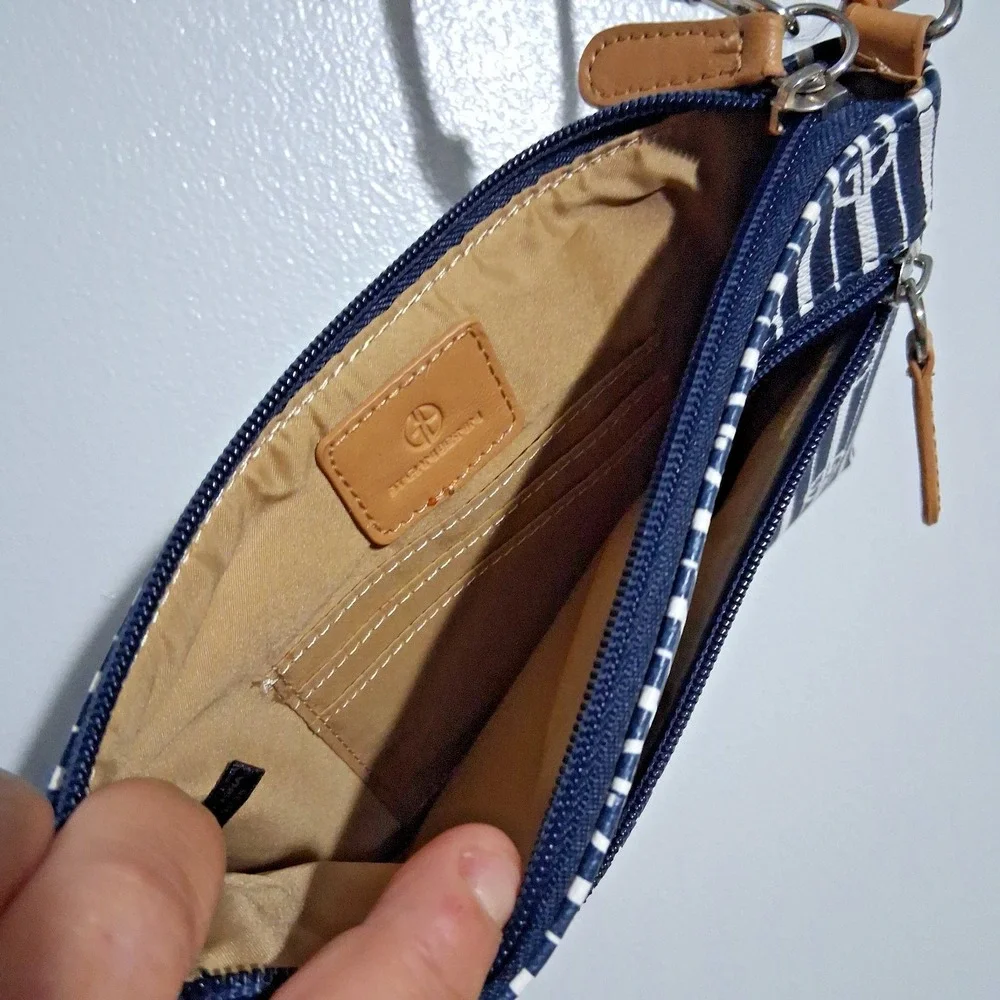 Giani Be1.44rnini‎ Wristlet Purse Navy White Tan Pockets Small Signature Logo